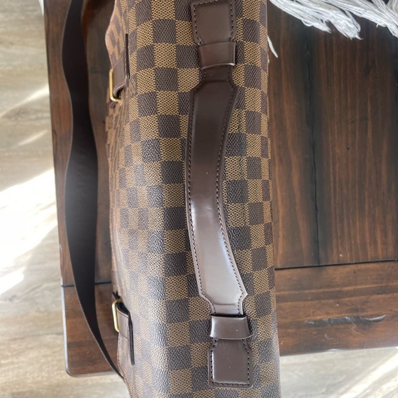 Authentic Louis Vuitton Broadway messenger bag. - Picture 3 of 10